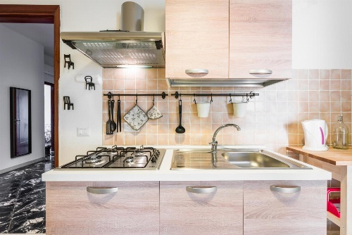 Apartment Red - Youtown image 2